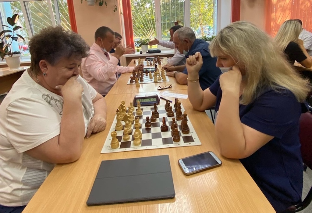 Работники органов управления Тобольска сразились в шахматы