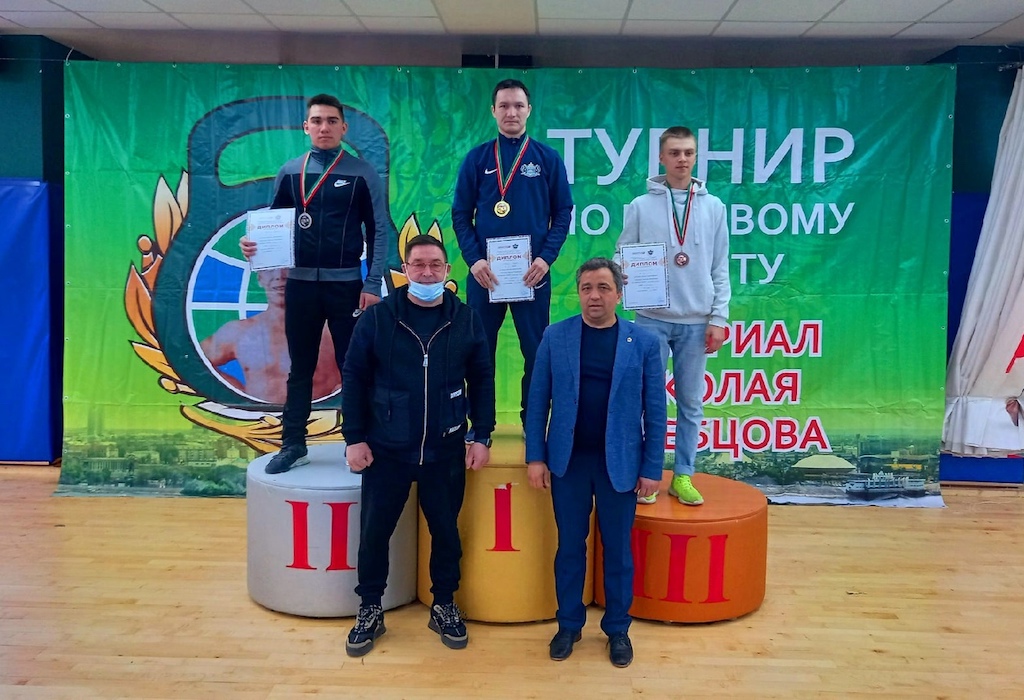 Тобольские гиревики отличились на турнире в Казани